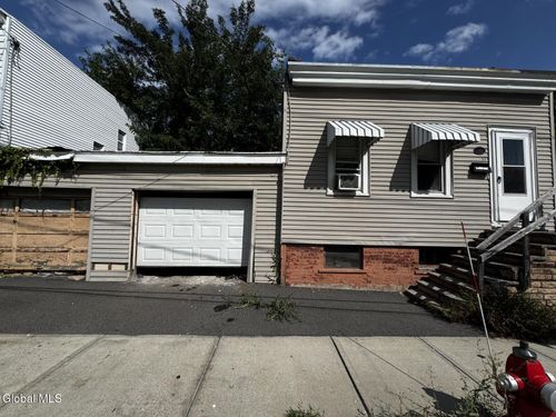 51 Slingerland St, Albany, NY, 12202-1223 | Card Image