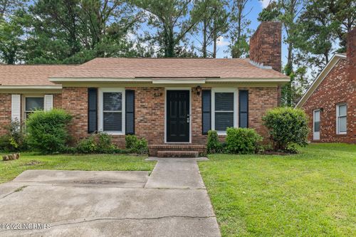 111 Windsor Ct, Jacksonville, NC, 28546-8639 | Card Image