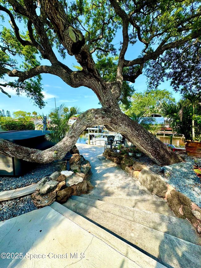 52 Riverview Ln, House other with 5 bedrooms, 3 bathrooms and null parking in Cocoa Beach FL | Image 6