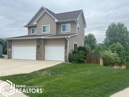 1009 Pinebrook Ct, Clear Lake, IA, 50428-1111 | Card Image