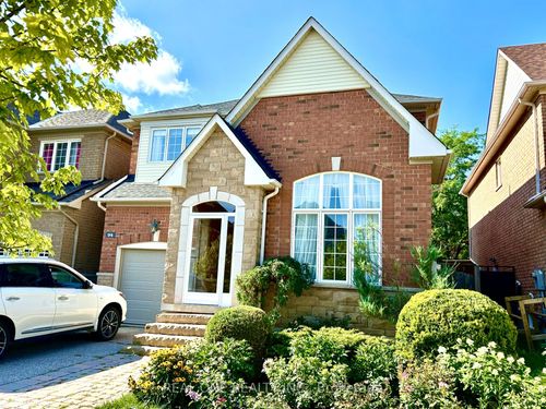 94 Barnwood Dr, Richmond Hill, ON, L4E5A2 | Card Image