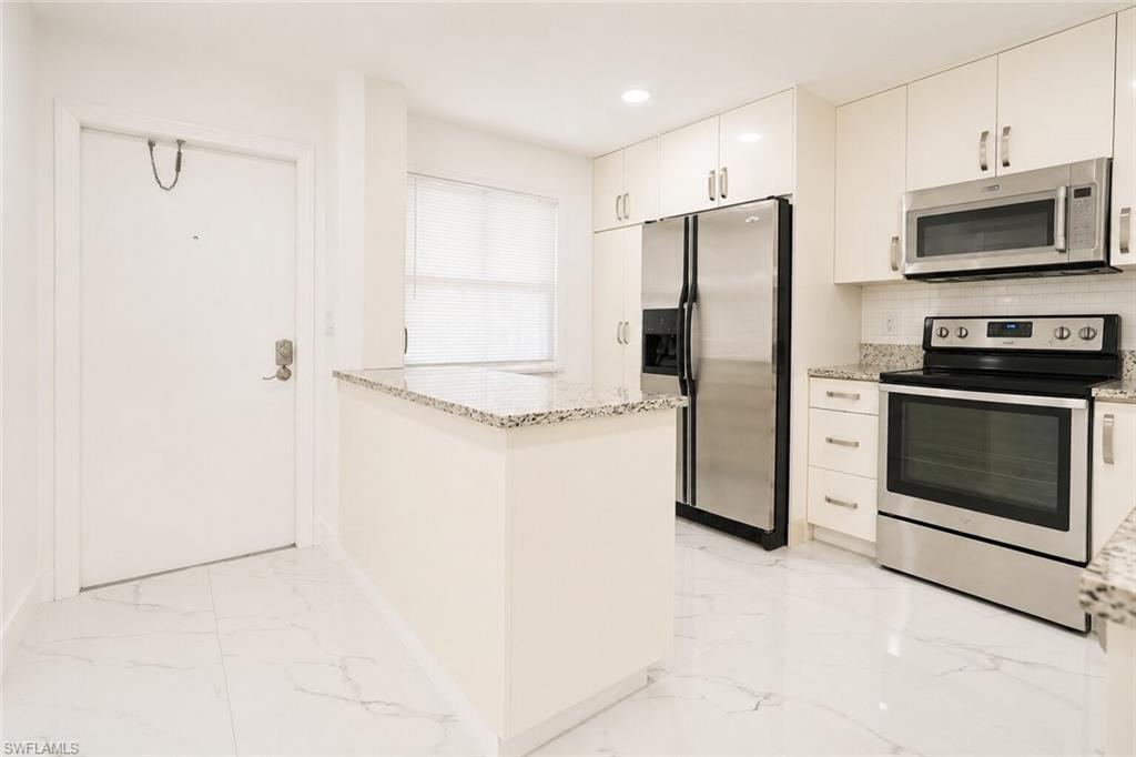 Residential Lease in CAPE CORAL 3