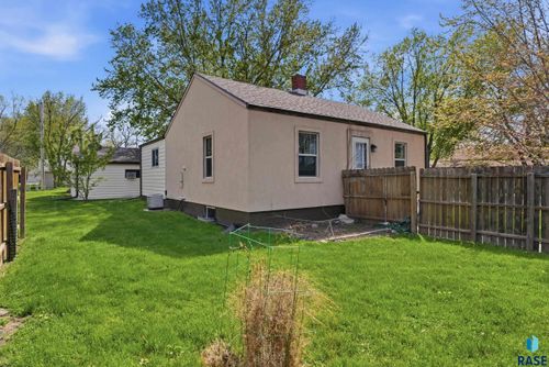 401 E 12th Ave Avenue, Mitchell, SD, 57301 | Card Image