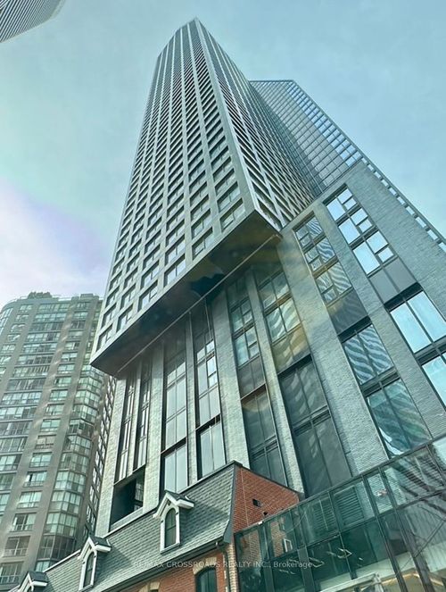 3209-8 Wellesley St W, Toronto, ON, M4Y0J5 | Card Image