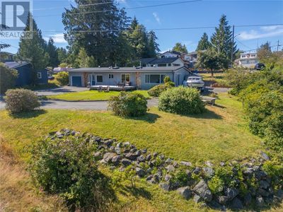 204 Birch St, House other with 3 bedrooms, 2 bathrooms and 4 parking in Ucluelet BC | Image 1