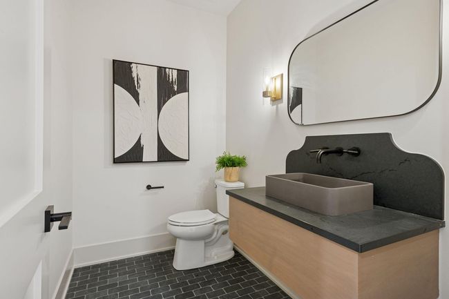 Lower Level Powder Bath | Image 57