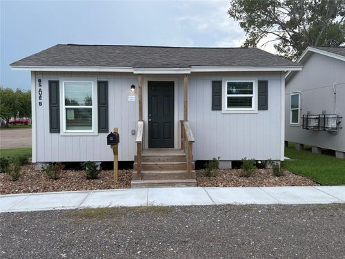 8 S Avenue B, Freeport, TX, 77541-4794 | Card Image