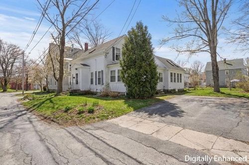 8 Winter St, Amesbury, MA, 01913-1516 | Card Image