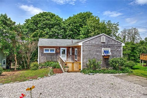 33 W Main Rd, Little Compton, RI, 02837 | Card Image