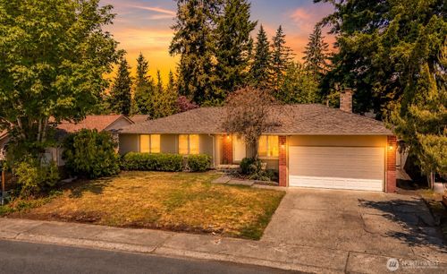 15836 Se Fairwood Blvd, Renton, WA, 98058-8632 | Card Image
