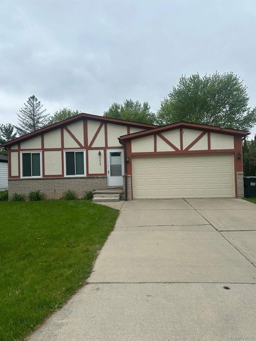 3432 Cone Ave, Rochester Hills, MI, 48309-4368 | Card Image