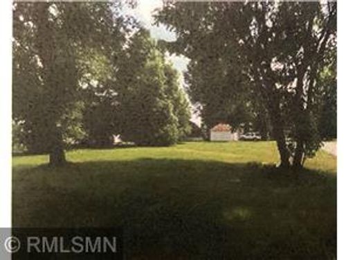 617 Myrtle St, Crookston, MN, 56716-2221 | Card Image