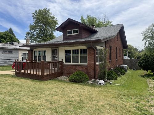 105 W 4th St, Spring Valley, IL, 61362-1418 | Card Image