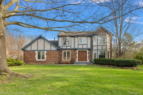 47269 S Chigwidden Dr, Northville, MI, 48167-1040 | Card Image