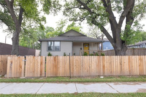 8007 Capitol St, Houston, TX, 77012-1650 | Card Image