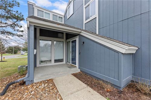 8058 Colony Ln, Lenexa, KS, 66215-2717 | Card Image