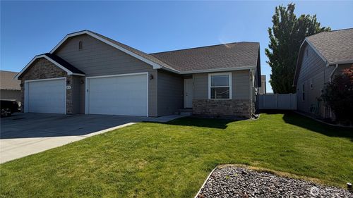 2-913 S 90th Ave, Yakima, WA, 98908-9346 | Card Image