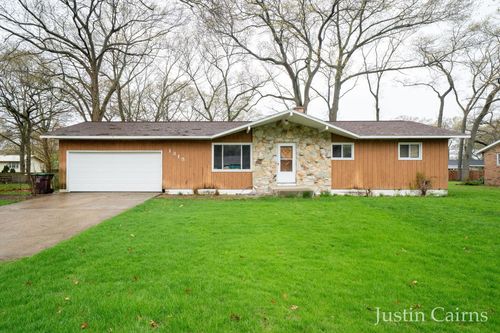 1315 Linden Dr, Muskegon, MI, 49445-2523 | Card Image