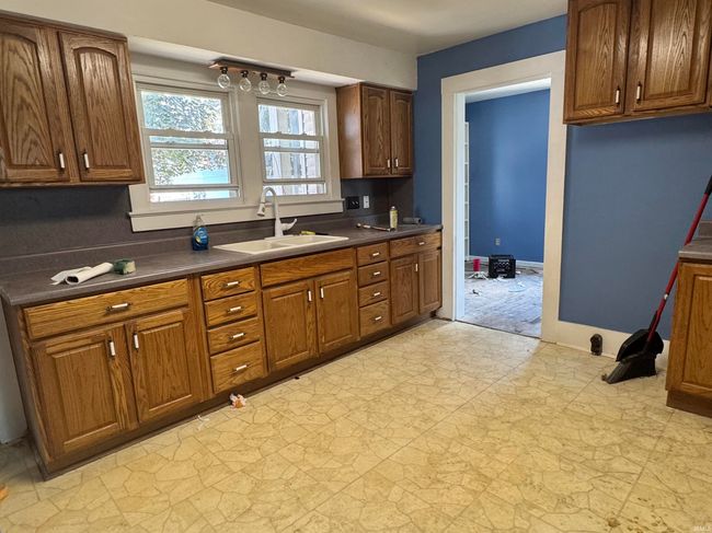 325 W Linden Ave, Home with 3 bedrooms, 2 bathrooms and null parking in Logansport IN | Image 11