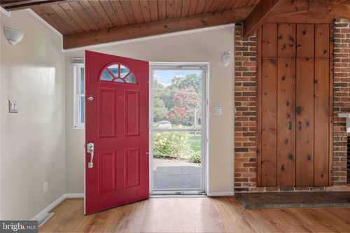 2910 Pine Spring Rd, FALLS CHURCH, VA, 22042-1318 | Card Image