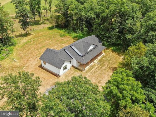 2144 Hinton Rd, KEARNEYSVILLE, WV, 25430-5753 | Card Image