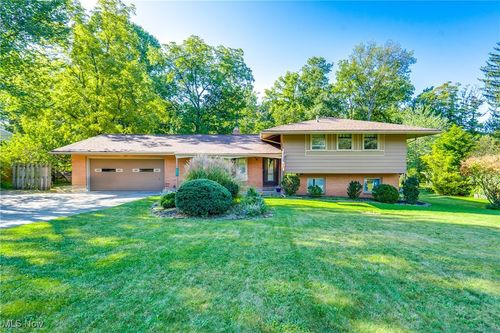 4591 W Sprague Rd, North Royalton, OH, 44133-2071 | Card Image