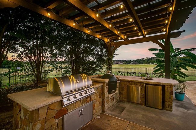 1204 E Scandinavian Ct, House other with 4 bedrooms, 4 bathrooms and null parking in Granbury TX | Image 8