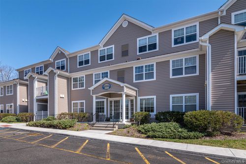 apt-223-200 Woodcrest Ln, Mount Kisco, NY, 10549-3053 | Card Image