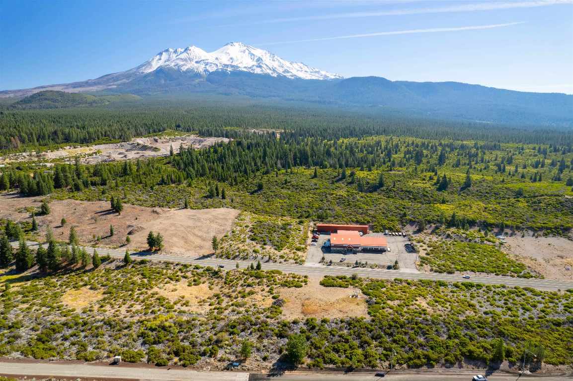 2625 Spring Hill Rd, Mount Shasta, CA 96067