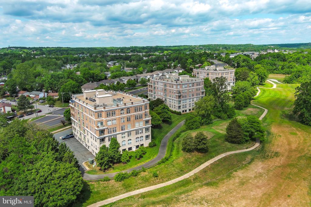 Residential in WOODBRIDGE 3