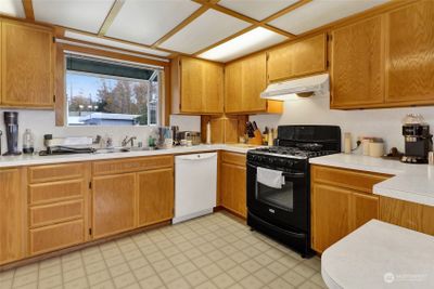 290 Prince Ave, House other with 3 bedrooms, 1 bathrooms and 6 parking in Bellingham WA | Image 2