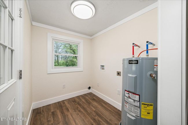 Laundry/Mudroom/utility | Image 20