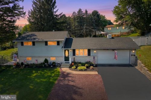 345 Canary Cir, YORK, PA, 17404-5714 | Card Image