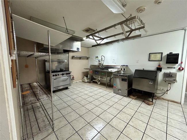 B1-Commercial Kitchen | Image 11