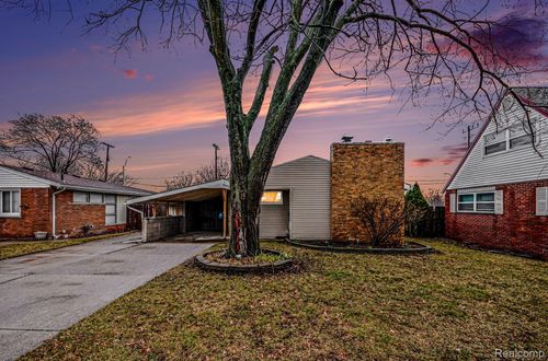 28930 Garfield St, Roseville, MI, 48066-2643 | Card Image