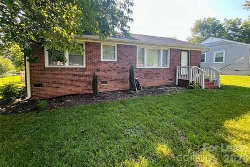 916 Summer Dr, Gastonia, NC, 28052-5344 | Card Image