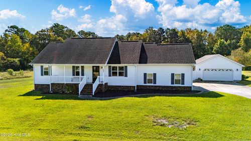 307 Juanita Ln, New Bern, NC, 28560-8227 | Card Image