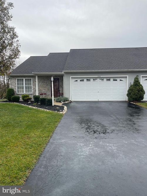 1592 Berry Dr, LEBANON, PA, 17046-4517 | Card Image