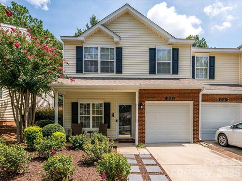 15583 Stronvar House Ln, Charlotte, NC, 28277-3196 | Card Image