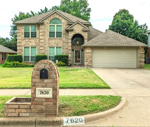 7620 Chapman Dr, North Richland Hills, TX, 76182-4602 | Card Image