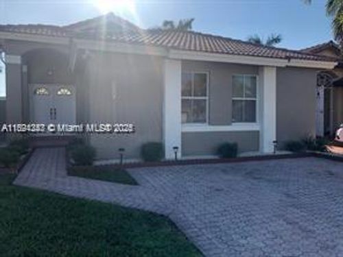 957 Nw 132nd Ave W, Miami, FL, 33182-2313 | Card Image