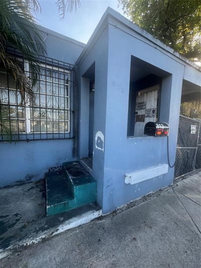 812 Nw 103rd St, House other with 2 bedrooms, 1 bathrooms and null parking in Miami FL | Image 1