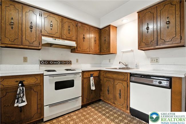 2818 Klein St, Townhouse with 3 bedrooms, 2 bathrooms and null parking in Allentown PA | Image 18
