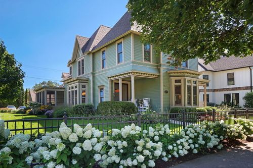 920 Geneva St, LAKE GENEVA, WI, 53147-1803 | Card Image