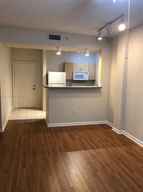 apt-311-533 Ne 3rd Ave, Fort Lauderdale, FL, 33301-3279 | Card Image