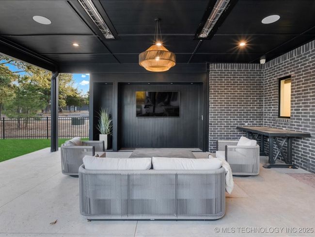 605 E Florence St, House other with 5 bedrooms, 5 bathrooms and null parking in Broken Arrow OK | Image 9