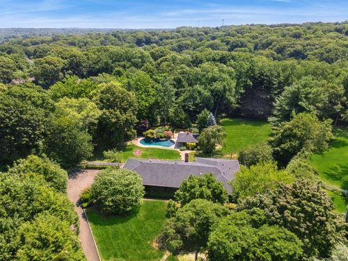 3 Squadron Ct, Cold Spring Harbor, NY, 11724-2227 | Card Image