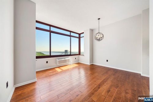 100 Old Palisade Rd, Fort Lee, NJ, 07024-7064 | Card Image