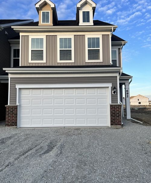 692 Switchgrass Way, Bolingbrook, IL, 60490-5675 | Card Image