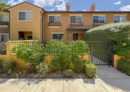 374 E Hilltop Way, Thousand Oaks, CA, 91362-2628 | Card Image